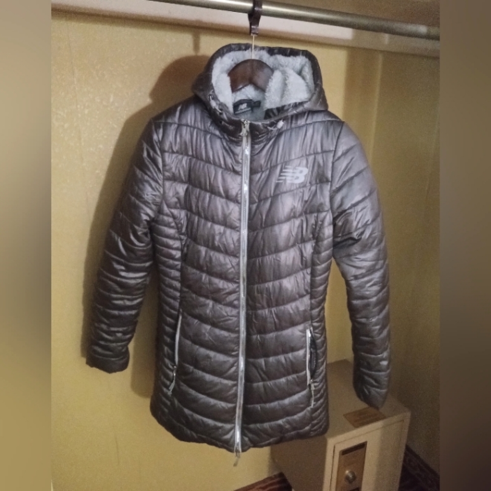 Gently Used New Balance Gray Puffer Jacket Inside Lined Size M